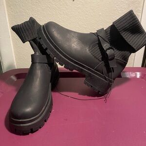 NEW Charlotte Russe Cynthia Black Ankle Boots with Knit Cuff size 8